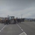 Poljoprivrednici iz Levča blokirali danas stari put Kragujevac-Jagodina