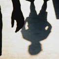 Slučaj pretučenog maloletnika: Deda tvrdi da su prijave “u fioci” zbog veza sa SNS, tužilaštvo kaže - u toku pretkrivični…