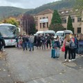 Užice poslalo decu na mini odmor: 60 đaka uživa na Zlatiboru o tršku grada (foto)