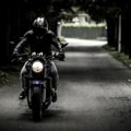 “Blickrig”: Za 12 sekundi oborio dvojicu motociklista (VIDEO)