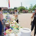 Humanitarno oslikavanje uskršnjih jaja: Vaskršnji bazar kod Žitišta, prikuljali novac za igralište (foto)