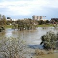 Sava se izlila iz korita u Zagrebu, kiša pada neprestano, vodostaji reka u porastu