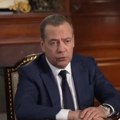 Медведев о "украјинској помоћи на Блиском истоку": Смешно је гледати "зеленог инсекта" - Американци нису безбедни ни у…