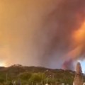 (Foto, video) Bukte požari širom Evrope! Apokaliptični prizori iz popularnog letovališta: Oblak crnog dima prekrio nebo…