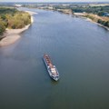 Dunav na rekordno niskom nivou: Obustavljene trajektne linije, brodovi zarobljeni