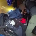 Dramatičan snimak spasavanja otete dece! "Ne pomeraj se ili ću pucati!"