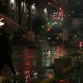 Tirana gori: Demonstranti bacali Molotovljeve koktele, zapaljena vozila; Policija upotrebila suzavac