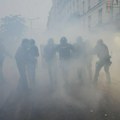 Masovni protesti širom Francuske: Na ulicama bilo 410.000 ljudi, sukobi sa policijom u Parizu, Lionu, Nici…