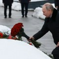Putin položio venac povodom 80. godišnjice oslobođenja Lenjingrada