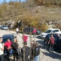 Blokada magistrale zbog stočnog groblja: Protest stanovnika Bogetića zbog ukopa uginulih krava nadomak njihovih kuća