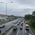 Zbog nezgode za saobraćaj zatvorena preticajna traka od petlje BG do petlje Aerodrom