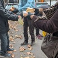 „Kod Šabana si imao sve“: Bubnjar „kralja narodne muzike“ u redu za obrok koji obezbeđuje Solidarna kuhinja