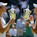 Veronika Kudermetova i Elis Mertens osvojile Vimbldon u dubl konkurenciji