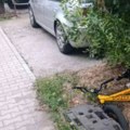Dete upalo biciklom u otvoren šaht u Pančevu