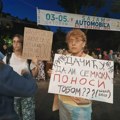 Na protestu u Nišu poručeno: „Dižemo glas protiv zločinaca u uniformi, tražimo pravdu i odgovornost“