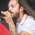 Какав ужас и срамота! Репер на концерту исмевао смрт Чарлија Кирка, нељудски је шта је рекао