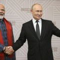 Istorijski susret: Putin i Modi dva sata o bilateralnim odnosima i Ukrajini - potpisano 29 dokumenata