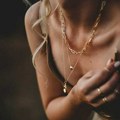 Zašto nosimo nakit – milenijumska priča o čoveku i ukrašavanju