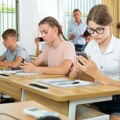 Kriza pismenosti Novi Zeland zabranio mobilne telefone u školama, evo šta je razlog