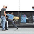 Srbin pitao radnicu agencije da li sme da se nosi suncobran u autobus, pa dobio hit odgovor Nasmejao mnoge: Ovo nije očekivao…