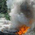 Užasna scena kod Čačka: Gori automobil na putu