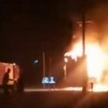 Kamionska prikolica skroz izgorela: Požar na izlasku iz Petrovca na Mlavi - evo šta je kamion prevozio (foto/video)