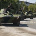 Гусенице миша претварају у лава: „Терапеутска“ улога војних парада у Пекингу и Београду