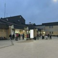 Studenti i zbor Sremske Mitrovice pozvali u 14.45 kod Autobuske stanice u tom gradu na 19 minuta tišine