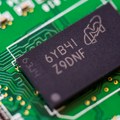 U 2026. preti globalna nestašica memorijskih čipova od mobilnih telefona do automobila usled rasta AI industrije