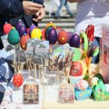 U susret praznicima Humanitarni vaskršnji bazar udruženja MNRO “Anđeli” na Trgu partizana (foto)