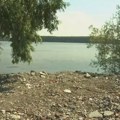 Divlja deponija na obali Dunava u Vinči, građani tvrde da lokalni organi ne reaguju (FOTO/VIDEO)
