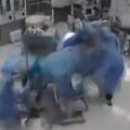 (Video) Neverovatan snimak: Usred operacije udario jak zemljotres, pogledajte kako su reagovali japanski hirurzi