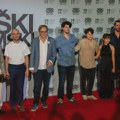 FOTO Premijerno prikazan „Indeks“ film o protestima u Srbiji, glumci u Nišu odali počast Nebojši Glogovcu