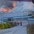 Bukti veliki požar u skladištu fabrike u Karlovcu! Hitne službe na terenu, građanima izdato upozorenje: "Zatvorite prozore, ne…