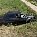 Proleteo kroz znak STOP pa se sudario sa BMW-om: Dve osobe povređene na obilaznici oko Guče