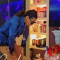 (Video) Ana Nikolić slavi rođendan uz Rastinu pesmu: Ćerka Tara joj priredila iznenađenje - torta, plišani medved i "poruka za…