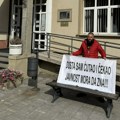 Započeo štrajk glađu, sud oteže postupak pod uticajem politike