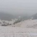 Zlatibor okovan snegom! Ovako izgleda prvi beli pokrivač ove godine, ne vidi se prst pred okom