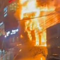 Horor u bangladešu: Najmanje 43 osobe poginule u požaru ​​​​​​​koji je izbio u višespratnici (video)