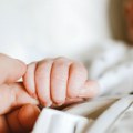 Nađeno novorođenče koje je oteto iz bolnice Drama okončana posle šest dana