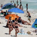 Izgubili ste dete na prepunoj plaži? Saveti kako da ovo ne bude više noćna mora roditelja i dece