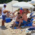 Paradajz turista u Grčkoj posvađao ljude: Nenad objavio fotku sa plaže pa izazvao haos na mrežama: "Na more idem da odmorim…