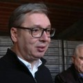 "Burek je samo sa mesom" Vučić podelio snimak nakon posete Braničevskom okrugu: Ljudi nam se vraćaju u Srbiju (video)