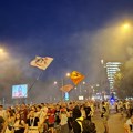 Građani i studenti blokirali Skupštinu grada, u naguravanju sa policijom jedan mladić povređen