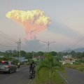 Eruptirao vuklan u Indoneziji, evakuisano stotine ljudi