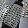 Ovaj stari daljinski iz vaše fioke vredi kao iPhone – a vi ga bacate u smeće