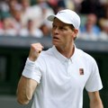 Vimbldon UŽIVO: Novak ima šansu za jubilej, kiša izazvala prekid