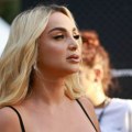 Maja Berović sa mužem na moru, a sina čuva dadilja: Pevačica progovorila o nasledniku i vaspitanju