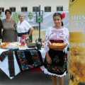 Stari zanati ponovo u modi: Neverovatne slike sa ovonedeljnih Miholjskih susreta sela