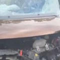 Poginula žena na putu: Zaječer-Paraćin Sudarila se s kaminom: Vatrogasci morali da intervenišu (video)